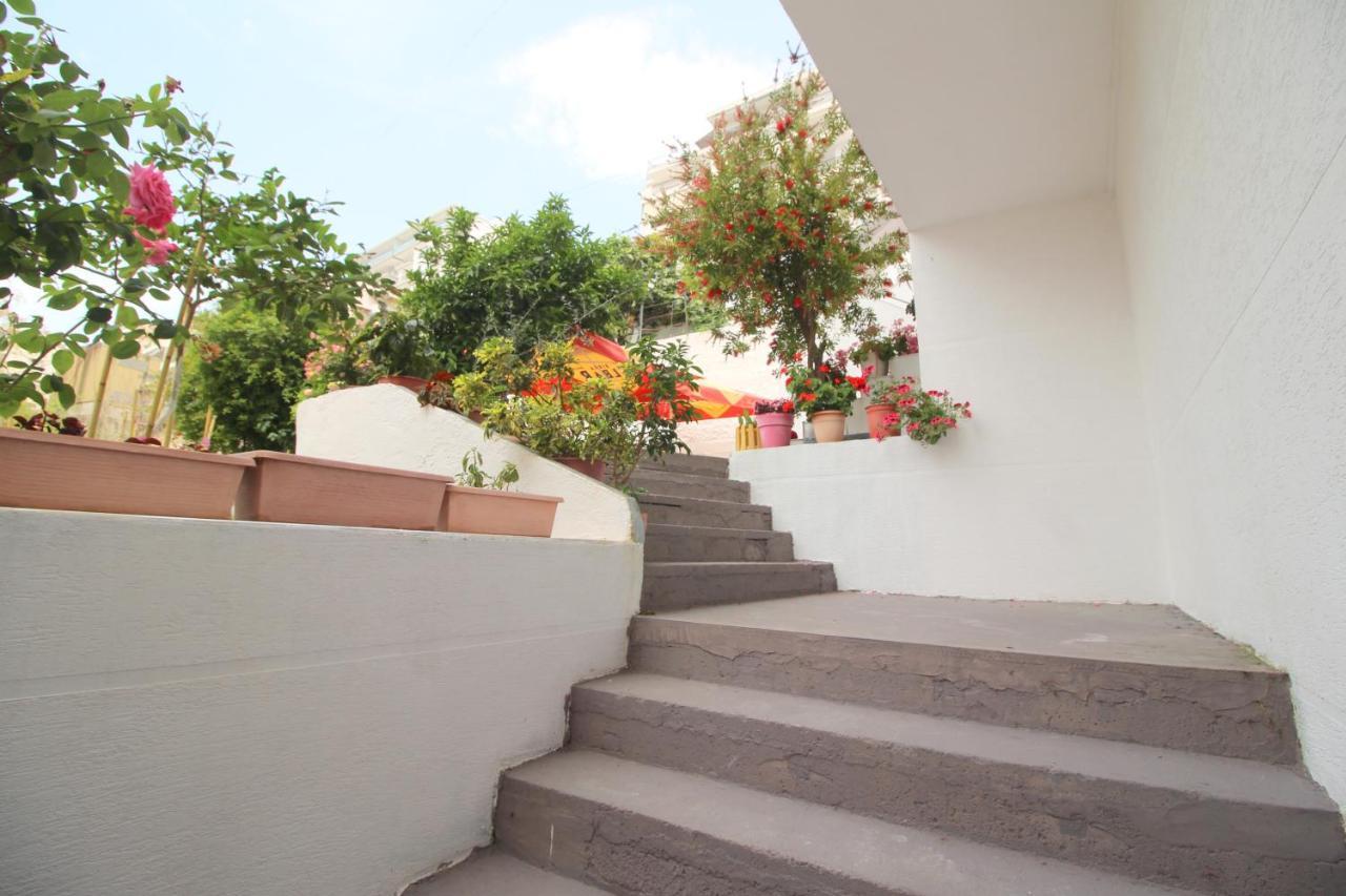 Hotel Vila Vilson Sarandë Esterno foto