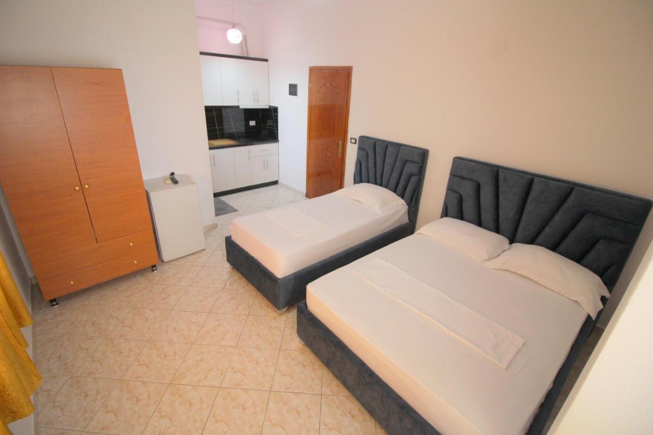 Hotel Vila Vilson Sarandë Esterno foto