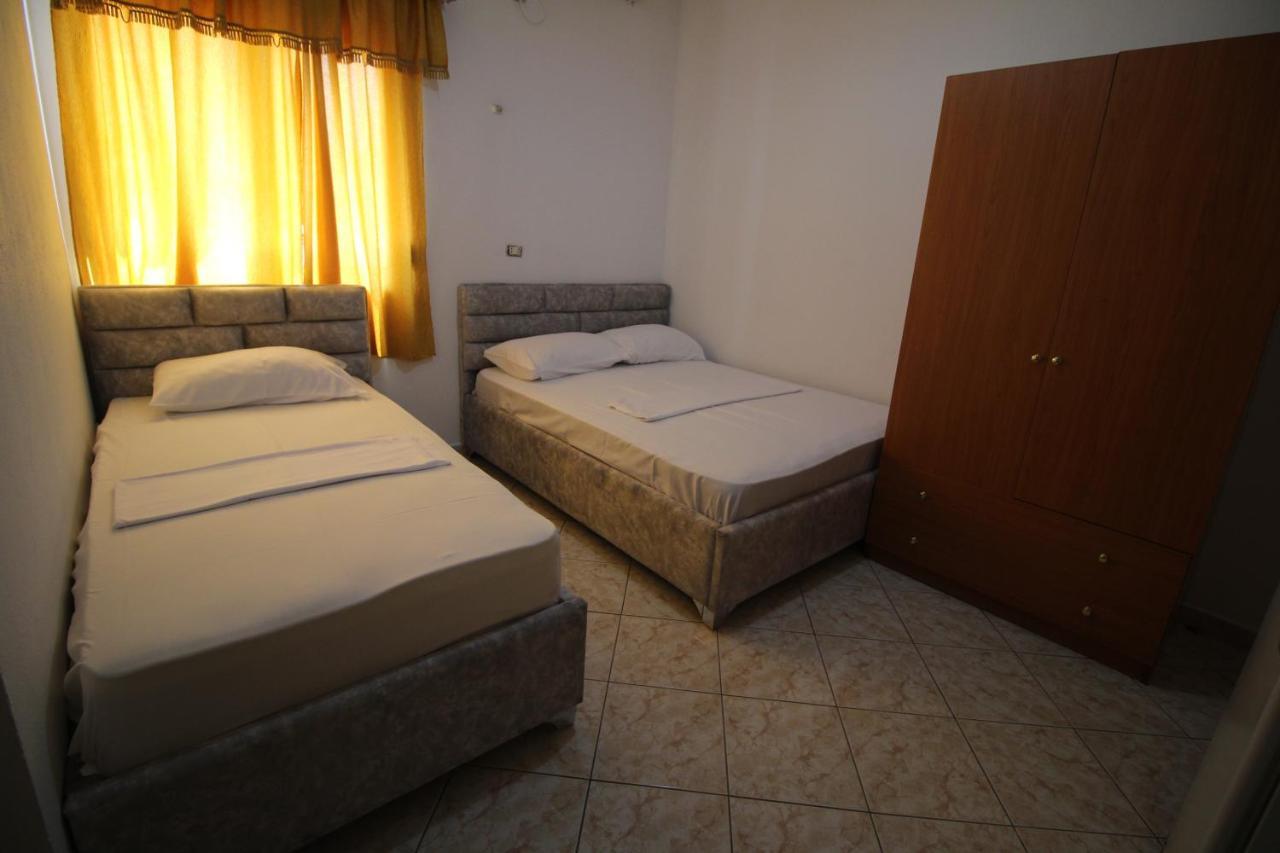 Hotel Vila Vilson Sarandë Esterno foto