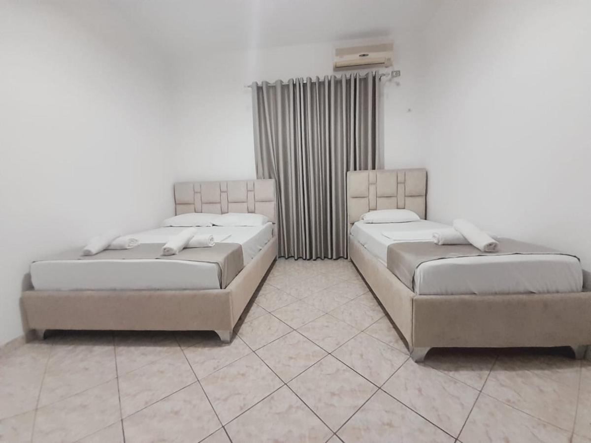 Hotel Vila Vilson Sarandë Esterno foto