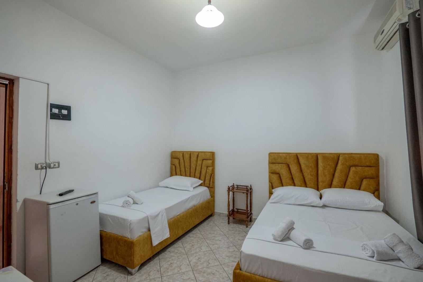 Hotel Vila Vilson Sarandë Esterno foto