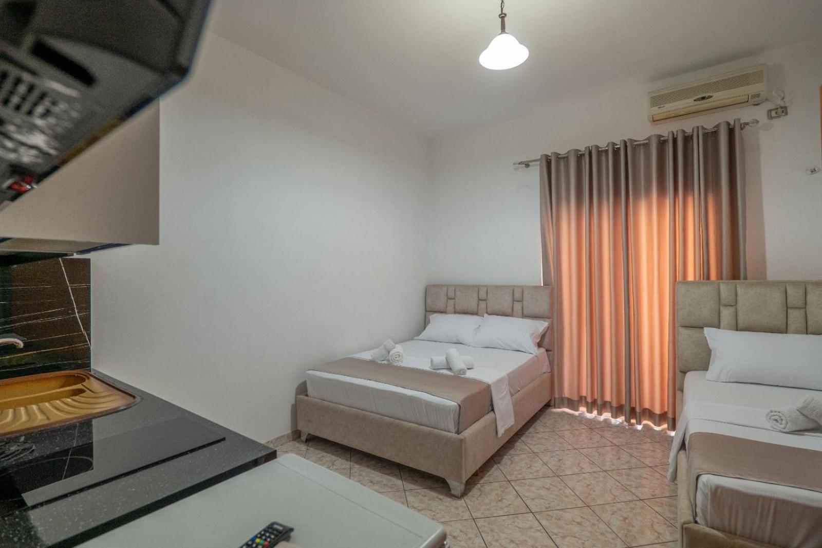 Hotel Vila Vilson Sarandë Esterno foto