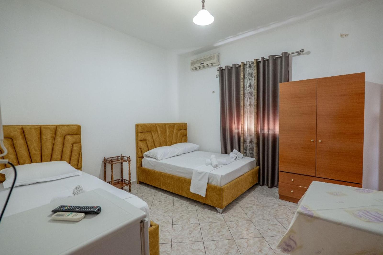 Hotel Vila Vilson Sarandë Esterno foto