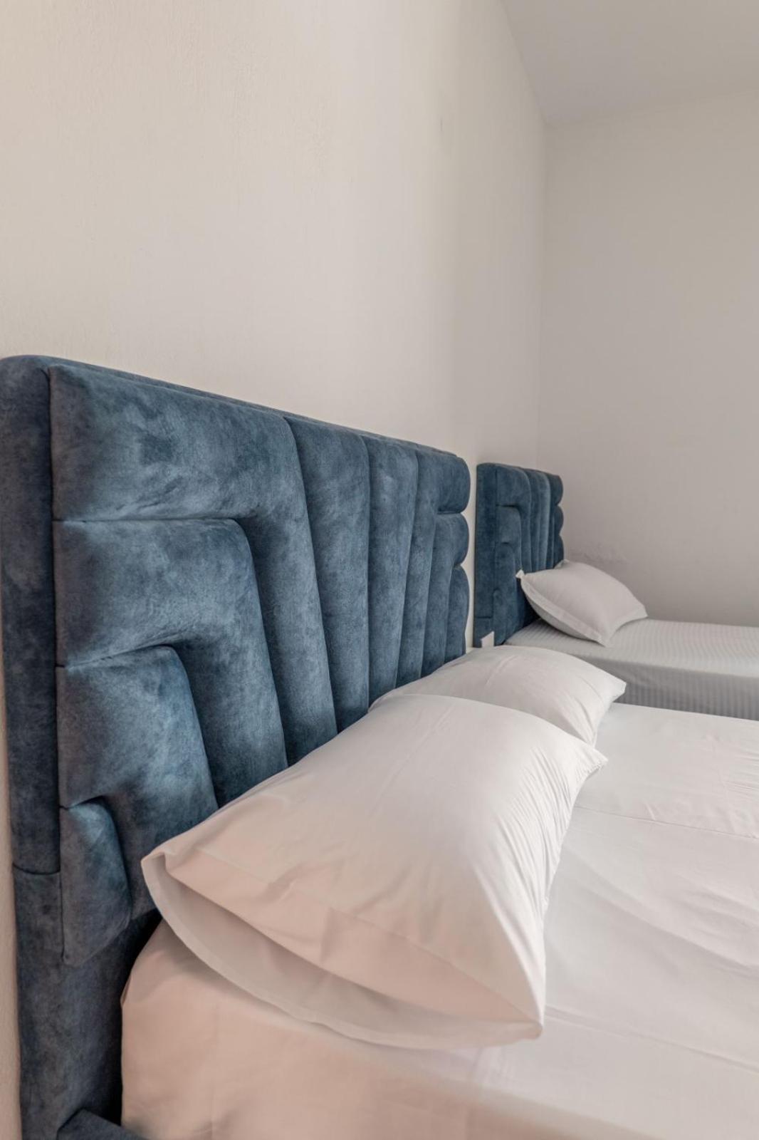 Hotel Vila Vilson Sarandë Esterno foto
